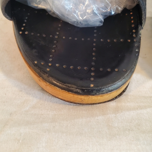 Vintage Chanel Women’s 39.5 Black Logo Leather Open Toe Sandals Heels - Picture 13 of 15